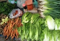 Sayuran segar dijajakan pedagang di Pasar Tradisional Lemabang, Palembang, Kamis (4/12/2025). (Foto: RRI/Difia Octafani)