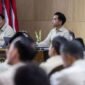 Presiden Prabowo Subianto (kiri) didampingi Wakil Presiden Gibran Rakabuming Raka (kanan) membuka Taklimat Awal Tahun saat retret Kabinet Merah Putih di Hambalang, Kabupaten Bogor, Jawa Barat, Selasa, 6 Januari 2026. Presiden ANTARA FOTO/Bayu Pratama S/bar/pri. (Antara)