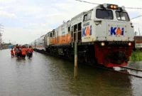 ILUSTRASI. PT Kereta Api Indonesia atau KAI (Persero) membatalkan 38 perjalanan kereta imbas banjir yang meluas pada hari ini, Minggu (18/1/2026). (Tribun Jateng/Hermawan Handaka)