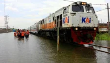 ILUSTRASI. PT Kereta Api Indonesia atau KAI (Persero) membatalkan 38 perjalanan kereta imbas banjir yang meluas pada hari ini, Minggu (18/1/2026). (Tribun Jateng/Hermawan Handaka)