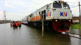 ILUSTRASI. PT Kereta Api Indonesia atau KAI (Persero) membatalkan 38 perjalanan kereta imbas banjir yang meluas pada hari ini, Minggu (18/1/2026). (Tribun Jateng/Hermawan Handaka)