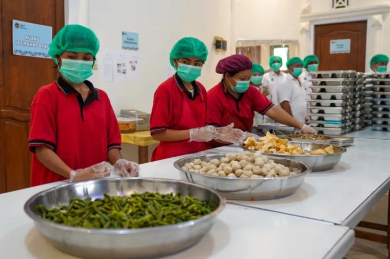 Peluang Emas UMKM 2026: Cara Daftar Jadi Mitra Program Makan Bergizi Gratis, Anggaran Tembus Rp335 Triliun (foto : polkam.go.id) 