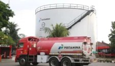 ILUSTRASI. PT Pertamina Patra Niaga mengklaim stok BBM aman jika pengelola stasiun pengisian bahan bakar umum (SPBU) swasta membeli dari Pertamina ( Foto industri.kontan.co.id )