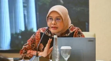 Plt Direktur Perlindungan Warga Negara Indonesia (PWNI) Kementerian Luar Negeri Heni Hamidah memberikan keterangan pers saat Press Briefing di Ruang Palapa, Kementerian Luar Negeri, Jakarta, Kamis (8/1/2026). ANTARA FOTO/Rivan Awal Lingga/tom.

