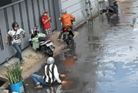 Ilustrasi Pembegalan Kurir JNE di Bandung (Foto AI)