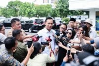Foto: Agus Harimurti Yudhoyono saat ditanyai wartawan (Dok. Instagram @agusyudhoyono)