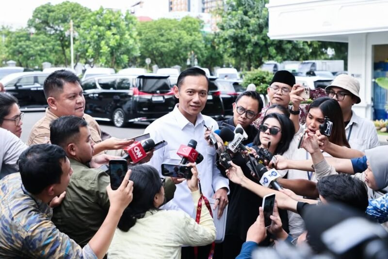 Foto: Agus Harimurti Yudhoyono saat ditanyai wartawan (Dok. Instagram @agusyudhoyono)