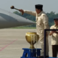 Presiden Prabowo menyerahkan jet tempur Rafale dan alutsista lainnya kepada TNI AU di Lanud Halim Perdanakusuma. Source:Youtube/Sekretariat Presiden
