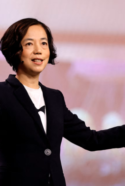 Tokoh Inspirasi AI: Fei-Fei Li, “Godmother of AI” di Balik Revolusi Kecerdasan Buatan Modern