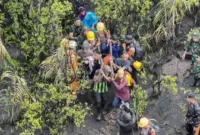 Operasi SAR Gunung Dukono Berakhir: 20 Pendaki Terdampak Erupsi Berhasil Dievakuasi. Source: Google/Merdeka.com