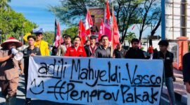 Foto: Massa Aksi di Kota Padang menuju Kantor Gubernur Sumbar, pada Kamis (25/6/2026)