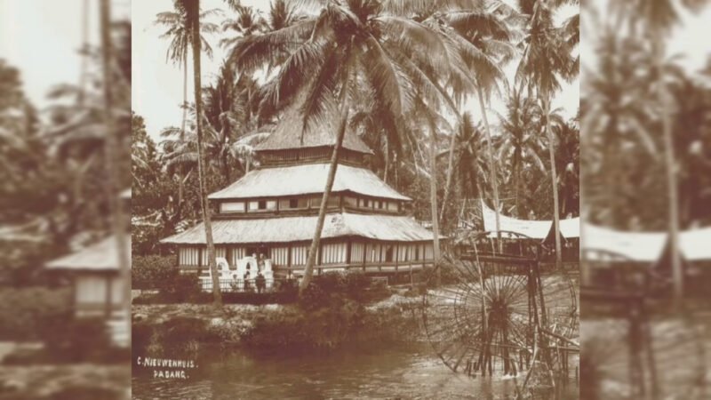 Foto: Sebuah Surau di Luhak Limo Puluah (Dok. Christiaan Benjamin Nieuwenhuis)