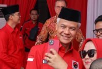 Ganjar Pranowo saat memperingati Upacara Peringatan Lahirnya Pancasila, di kawasan  Lapangan Masjid At-Taufiq, Jl. Lenteng Agung Raya, Jakarta Selatan
