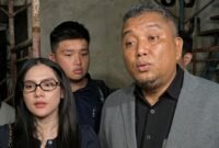 Foto: Davina bersama Pengacara Julius Irwansyah, setelah pemeriksaan di Polda Metro Jaya (Dok. Istimewa)
