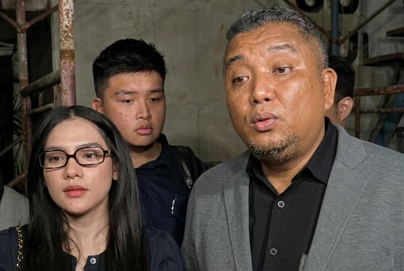 Foto: Davina bersama Pengacara Julius Irwansyah, setelah pemeriksaan di Polda Metro Jaya (Dok. Istimewa)