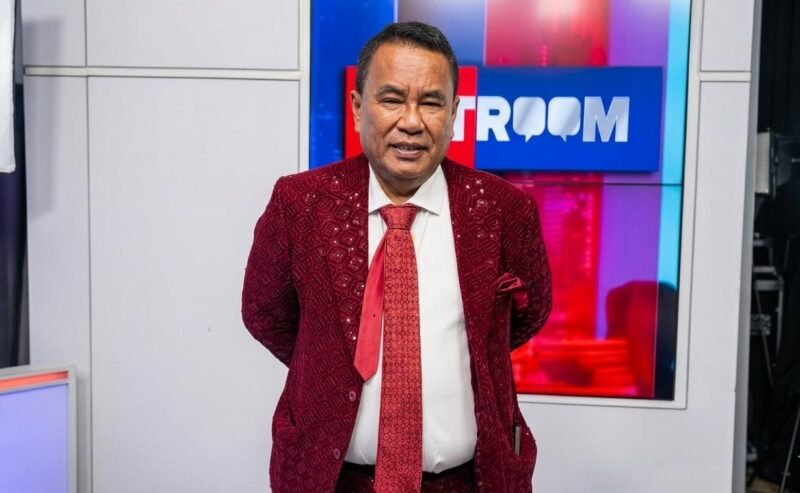 Hotman Paris dalam Acara HOTROOM Metro TV (Dok. Instagram @hotmanparisofficial)