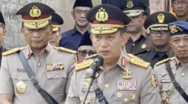 Foto: Kapolri Jenderal Listyo Sigit Prabowo beserta jajaran, saat beri keterangan pers di Blitar, Jawa Timur, Sabtu 20 Juni 2026