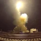 Sebuah proyektil ditembakkan dalam apa yang disebut Komando Pusat AS (CENTCOM) sebagai serangan terhadap Iran, dalam tangkapan layar yang diambil dari video selebaran yang dirilis (US Central Command/Handout via Reuters)