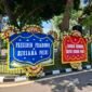 Foto: Deretan karangan bunga berisi dukungan kepada Polri di depan Gedung Direktorat Reserse Kriminal Khusus (Ditreskrimsus) Polda Metro Jaya (Dok. KOMPAS.com/Ridho Danu Prasetyo)