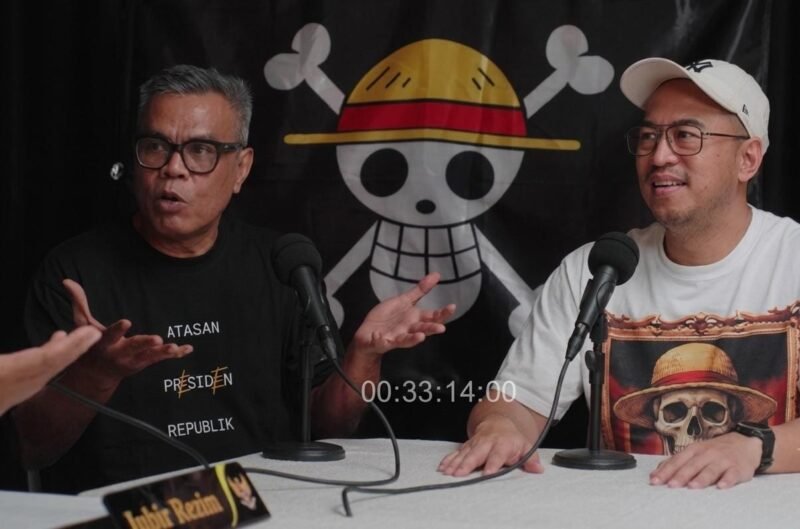 Tangkapan layar Pandji Pragiwaksono dan Cing Abdel dalam program Jubir Rezim, channel YouTube Tretan Universe, diunggah pada 7 Juli 2026