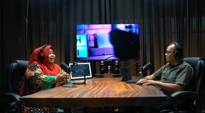 Tangkapan layar podcast Kusieh Bendi, Dyan Eka Putri bersama Ujang Niar, diunggah di kanal YouTube Dimensia Creative, 5 Juli 2026
