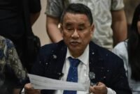 Bertempat di Gedung Jampidsus Kejaksaan Agung, Jakarta, pada Jumat (17/7/2026), pengacara Hotman Paris Hutapea memberikan penjelasan kepada awak media. Hotman bertindak sebagai kuasa hukum mantan Jampidsus, Febrie Adriansyah, yang terjerat dalam kasus dugaan korupsi. (Dok. Fakhri Hermansyah/ANTARA FOTO)