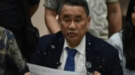 Bertempat di Gedung Jampidsus Kejaksaan Agung, Jakarta, pada Jumat (17/7/2026), pengacara Hotman Paris Hutapea memberikan penjelasan kepada awak media. Hotman bertindak sebagai kuasa hukum mantan Jampidsus, Febrie Adriansyah, yang terjerat dalam kasus dugaan korupsi. (Dok. Fakhri Hermansyah/ANTARA FOTO)