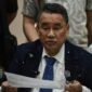 Bertempat di Gedung Jampidsus Kejaksaan Agung, Jakarta, pada Jumat (17/7/2026), pengacara Hotman Paris Hutapea memberikan penjelasan kepada awak media. Hotman bertindak sebagai kuasa hukum mantan Jampidsus, Febrie Adriansyah, yang terjerat dalam kasus dugaan korupsi. (Dok. Fakhri Hermansyah/ANTARA FOTO)