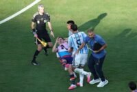 Foto: Paredes Emosi dan Serang Gavi Usai Kalah dari Spanyol dalam Laga Final,  (Dok. NurPhoto via Getty Images/NurPhoto)