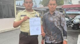 Dok. Foto Kuasa Hukum dari Universitas Fort De Kock (UFDK) Guntur Abdurahman saat melaporkan ke Polresta Bukittinggi