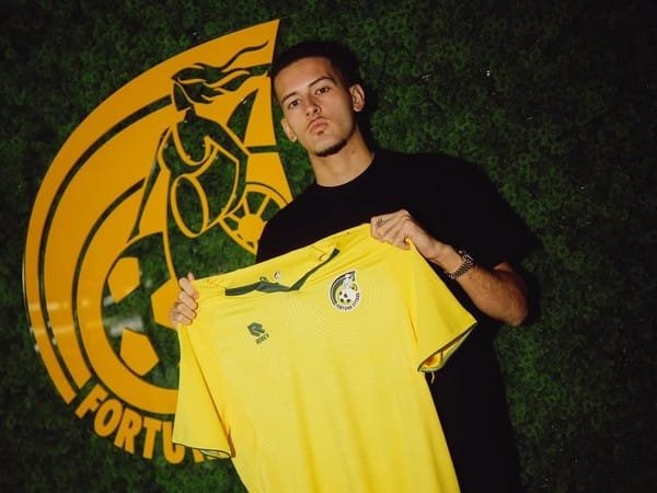 Foto: Justin Hubner saat bergabung dengan Fortuna Sittard. (Dok.Istimewa/Instagram Justin Hubner)