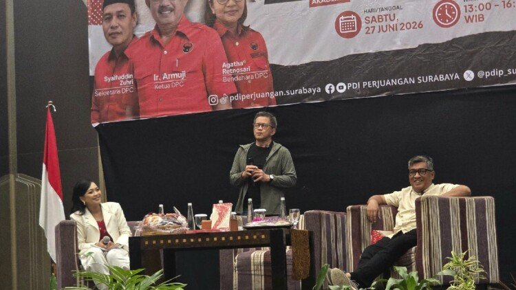 Foto: Rocky Gerung saat Diskusi Publik dan Bedah Buku 