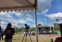 Suasana area panggung Payakumbuh Creative Market 2026. Kehadiran kamera dan peralatan siaran dari Dimensia Creative memastikan seluruh rangkaian acara dapat disaksikan secara digital melalui tayangan live streaming