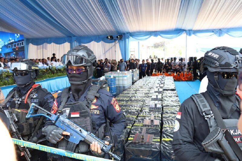 BNN Gagalkan Penyelundupan 2,6 Ton Sabu Cair di Kepri. (Foto: iNews.id)