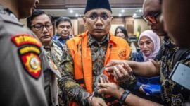 Yaqut Bacakan Perlawanan atas Dakwaan Korupsi Kuota Haji. (Foto: Dok. ANTARA)