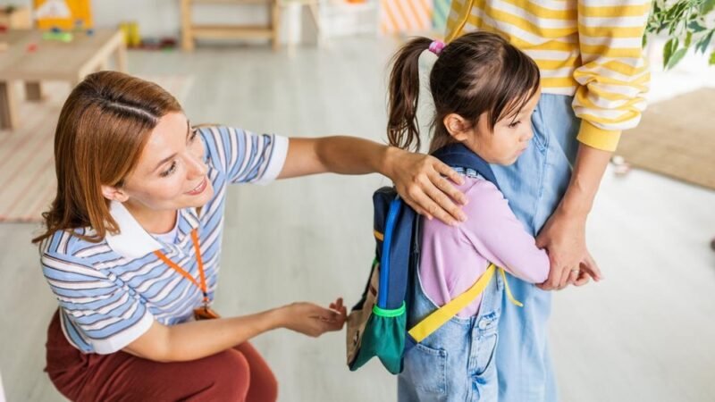 10 Kebiasaan Orang Tua yang Membuat Anak Minder. (Foto: Dok. Sumber Berita)