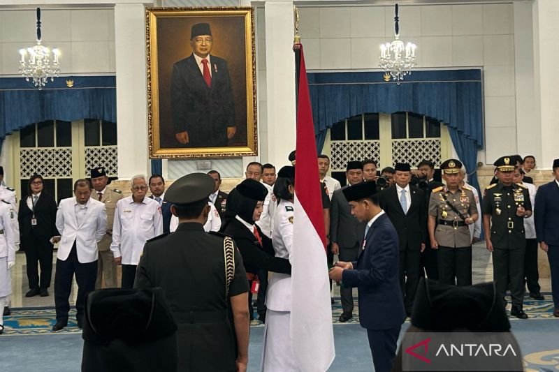 Wakil Presiden Gibran Rakabuming mengukuhkan 76 anggota Paskibraka 2026 di Istana Negara, Jakarta, Sabtu (15/8/2026). (Foto: ANTARA/Maria Cicilia Galuh)