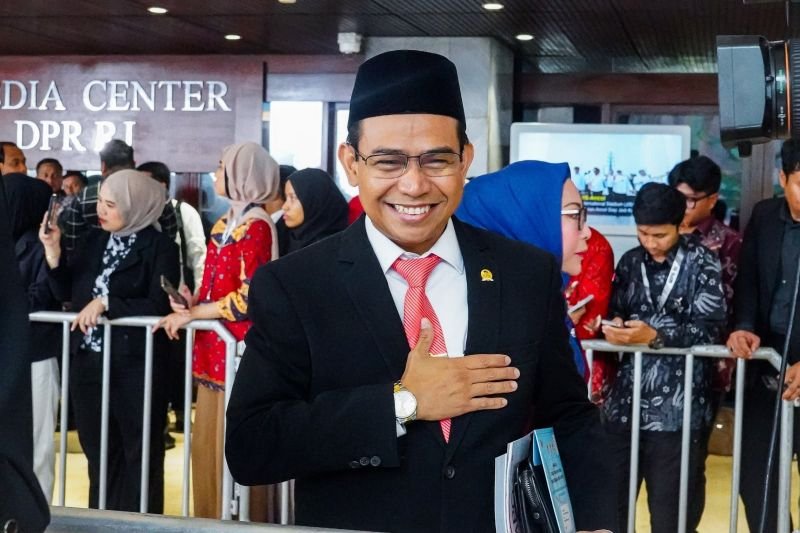 Anggota Komisi VII DPR RI Hendry Munief. (Foto: ANTARA/HO-dokumentasi pribadi)