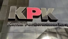 KPK Geledah Rumah Kontraktor Adi Sumarta di Bengkulu. (Foto: Tribunnews)