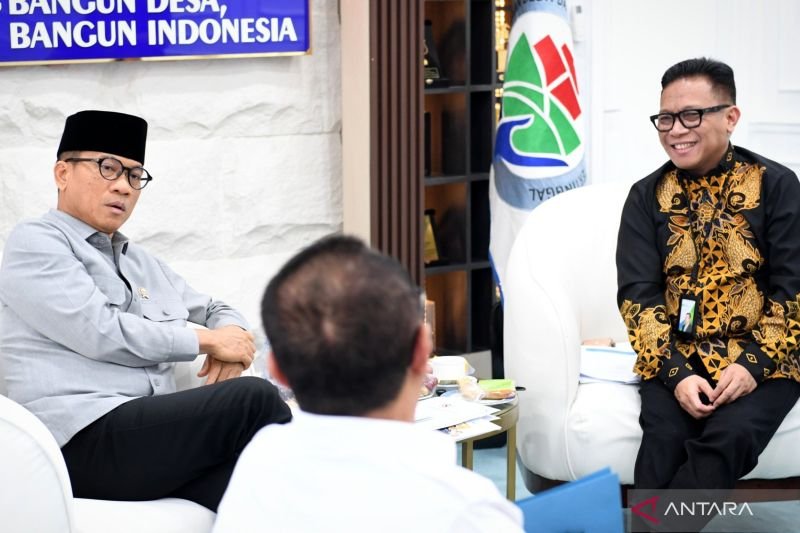 Menteri Desa dan Pembangunan Daerah Tertinggal Yandri Susanto bertemu jajaran BPJS Ketenagakerjaan. (Foto: Dok. ANTARA)