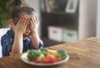 Ilustrasi anak yang lebih suka makan sayuran setelah menerapkan kebiasaan di rumah. (Foto: CNN Indonesia)