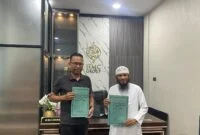 Penandatanganan MOU Dimensia Creative dan PT Hijrah Muslim Center. (Foto: Dok. Dimensia Creative)