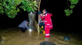 Banjir Padang: 2 Kecamatan Terendam, 500 Personel Dikerahkan. (Foto: iNews.id)