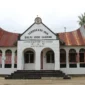 Kantor Kerapatan Adat Nagari Koto Nan Godang, Balai Gadang, Payakumbuh Utara. (Foto: Dok. Wikimedia Commons/Zhilal Darma (CC BY-SA 4.0))
