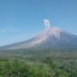 Gunung Semeru Erupsi, Kolom Abu Capai 800 Meter. (Foto: iNews.id)