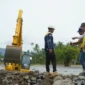 PU Rampungkan Tanggul Darurat Padang, Jalan Tapan Dibuka. (Foto: Tribunnews)