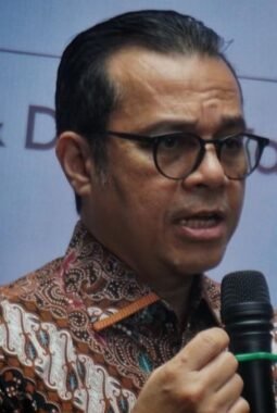 Komdigi Kaji Aturan Label Konten Hasil AI