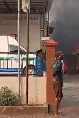 Gudang Alkes Puskesmas Tragah Terbakar, Pasien Dievakuasi
