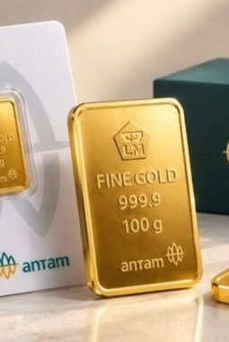 Harga Emas Antam Naik Rp10.000 per Gram