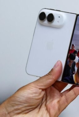 iPhone Duo Mulai Dijual, Apple Jamin Stok di Toko